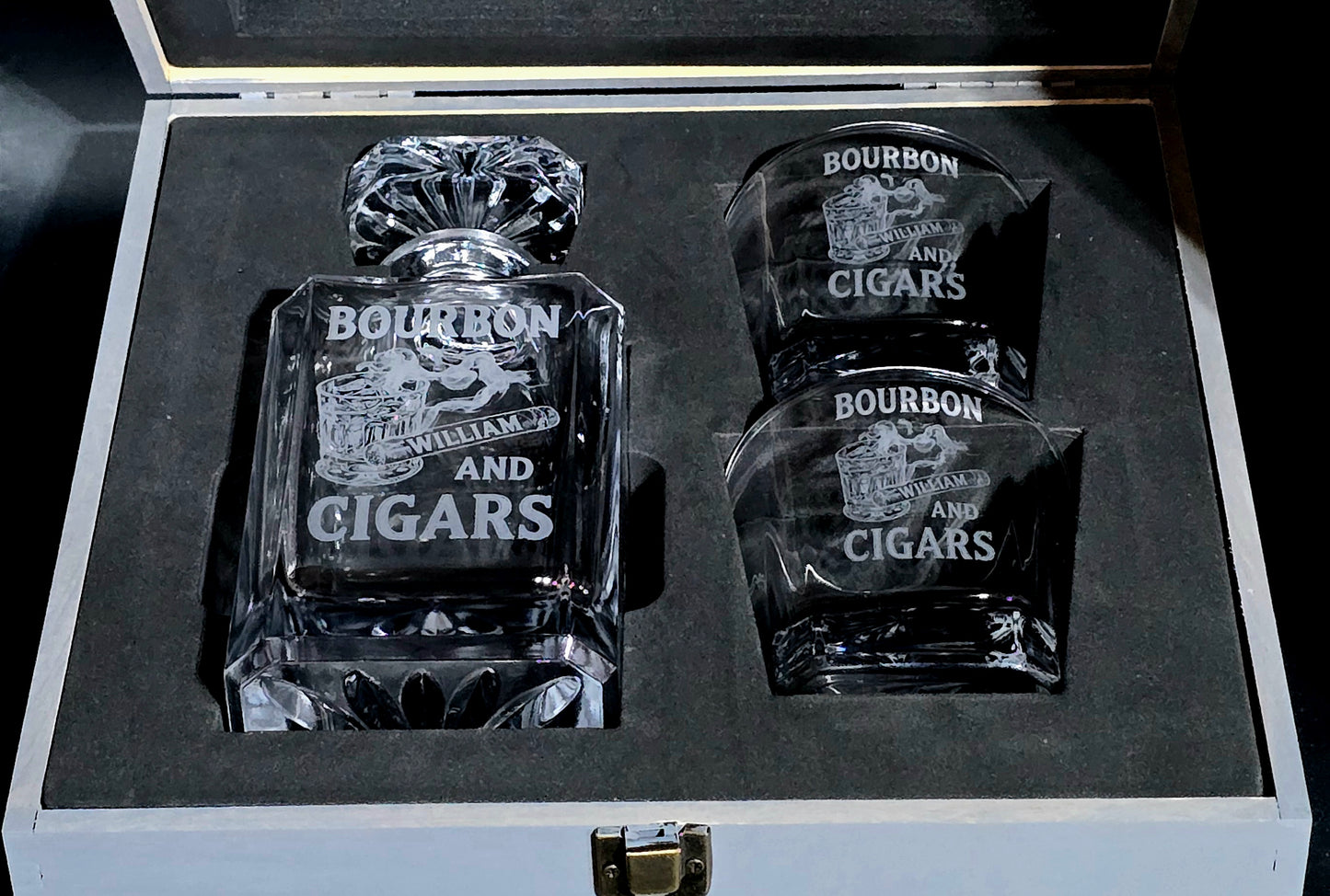 Luxury Bourbon & Cigars Whiskey Decanter Set – Personalized 3-Piece Glass Gift Box